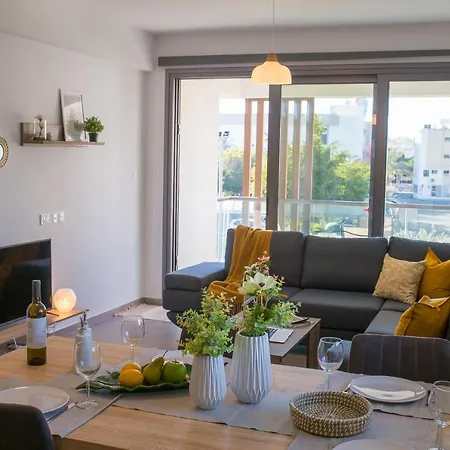 Apartment Yellow Mellow 2-br Apt In *
