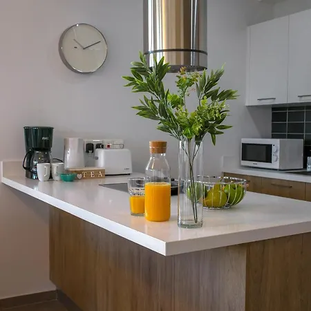Apartment Yellow Mellow 2-br Apt In