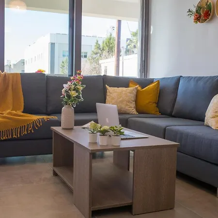 Apartman Yellow Mellow 2-br Apt In