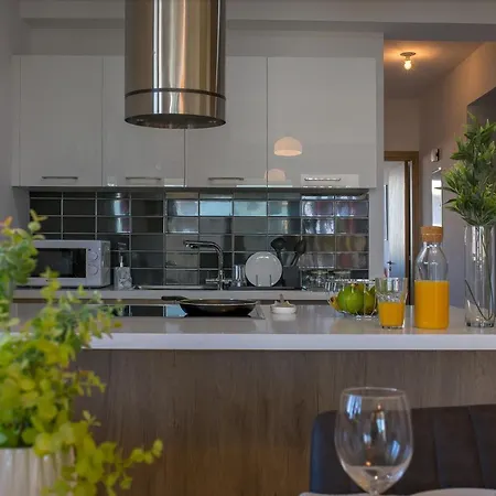 Yellow Mellow 2-br Apt In Apartment Larnaca