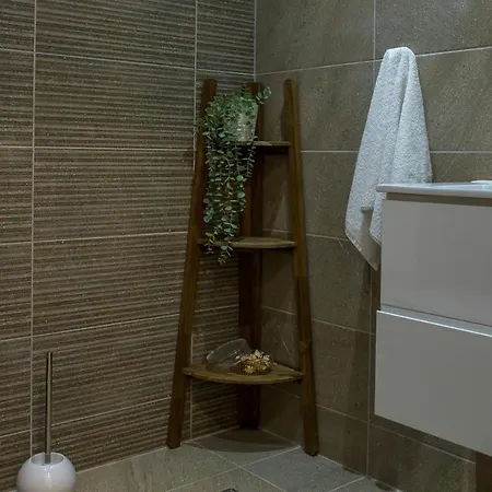Yellow Mellow 2-br Apt In * Larnaca