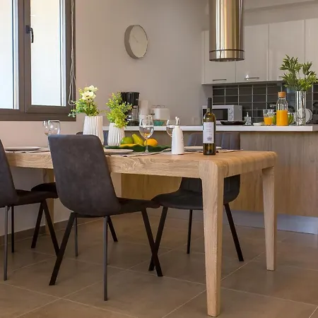 Yellow Mellow 2-br Apt In Apartman