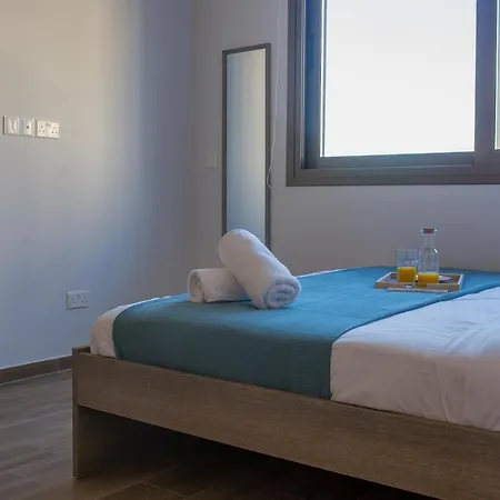 Yellow Mellow 2-br Apt In Apartamento